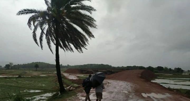 West Bengal Weather Report: बीरभूम में वज्रपात से 3 की मौत, दो घायल