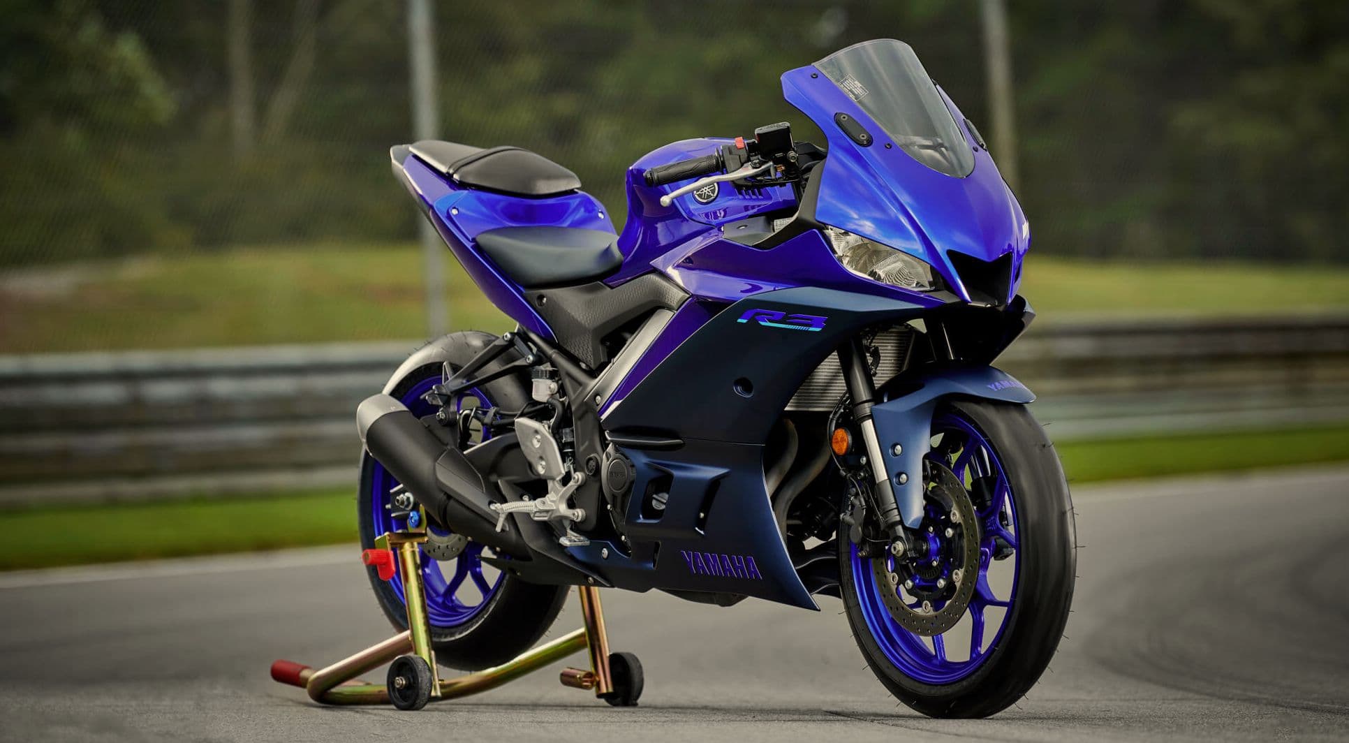 Yamaha YZF-R3 2022 इस दिन होगी भारत में लॉन्च, जानें स्पेसिफिकेशन्स और कीमत से जुड़ी डीटेल्स