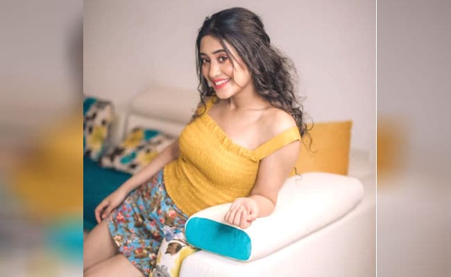 फैंस का दिल धड़का रही 'नायरा' की ये बोल्ड तसवीर, शिवांगी जोशी का अंदाज देखकर आप भी हो जाएंगे मदहोश