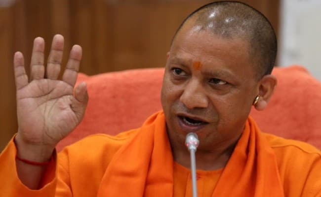 योगी का निर्देश, यूपी में कोविड अस्पतालों में जून अंत तक बेड की संख्या डेढ़ लाख तक बढ़ाएं