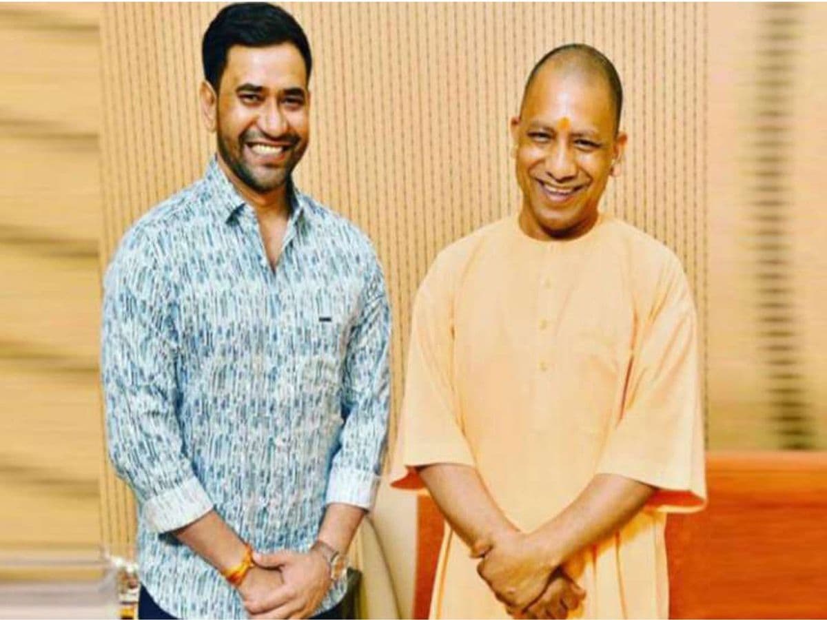 CM योगी पर बन रही है बायोपिक! दिनेश लाल न‍िरहुआ संग नजर आएंगी ये अभिनेत्री