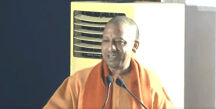 Varanasi: सीएम योगी बोले- नमामि गंगे से स्वच्छ हुआ जल, प्राकृतिक खेती से एक एकड़ में 15 हजार तक की बचत...