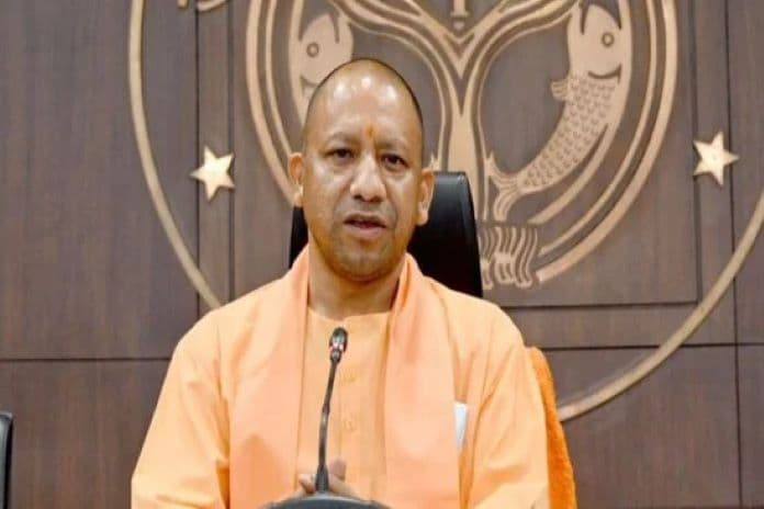 UP: अब बिना हेलमेट ऑफिस आने वाले कर्मचारी सावधान! योगी सरकार ने दुर्घटनाएं रोकने के लिए लागू किए ये सख्त नियम
