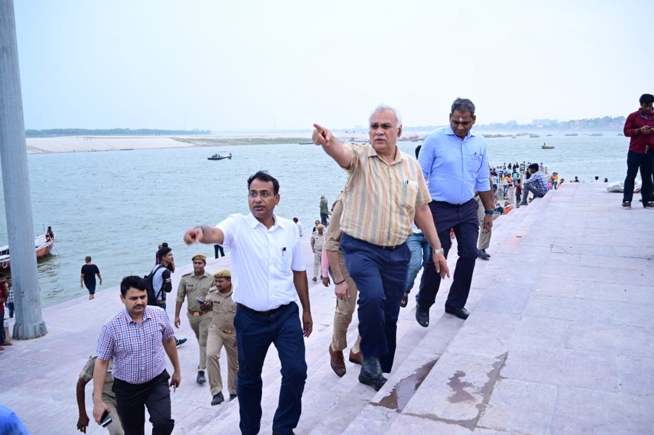Varanasi News: वाराणसी पहुंचे मुख्य सचिव और डीजीपी, PM मोदी के दौरे से पहले लिया तैयारियों का जायजा