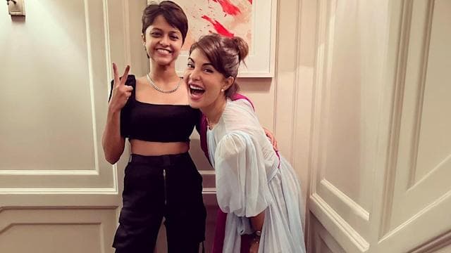 Manike Mage Hithe पर Jacqueline Fernandez ने योहानी संग किया जबरदस्त डांस, फैंस बोले-आप दोनों साथ में... VIDEO