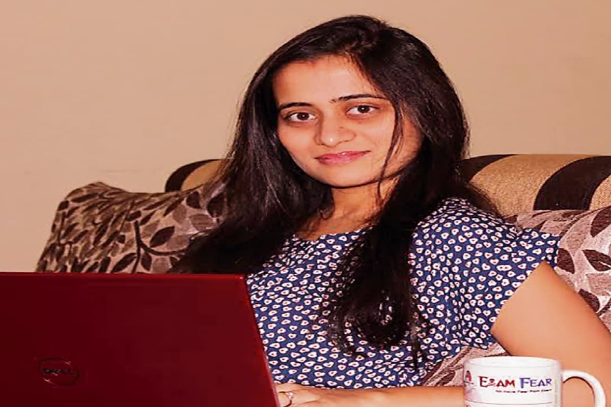 भारत की इन महिलाओं ने यूट्यूब में अपनी टीचिंग स्टाइल से बनायी अलग पहचान, लाखों में है सब्सक्राइबर्स