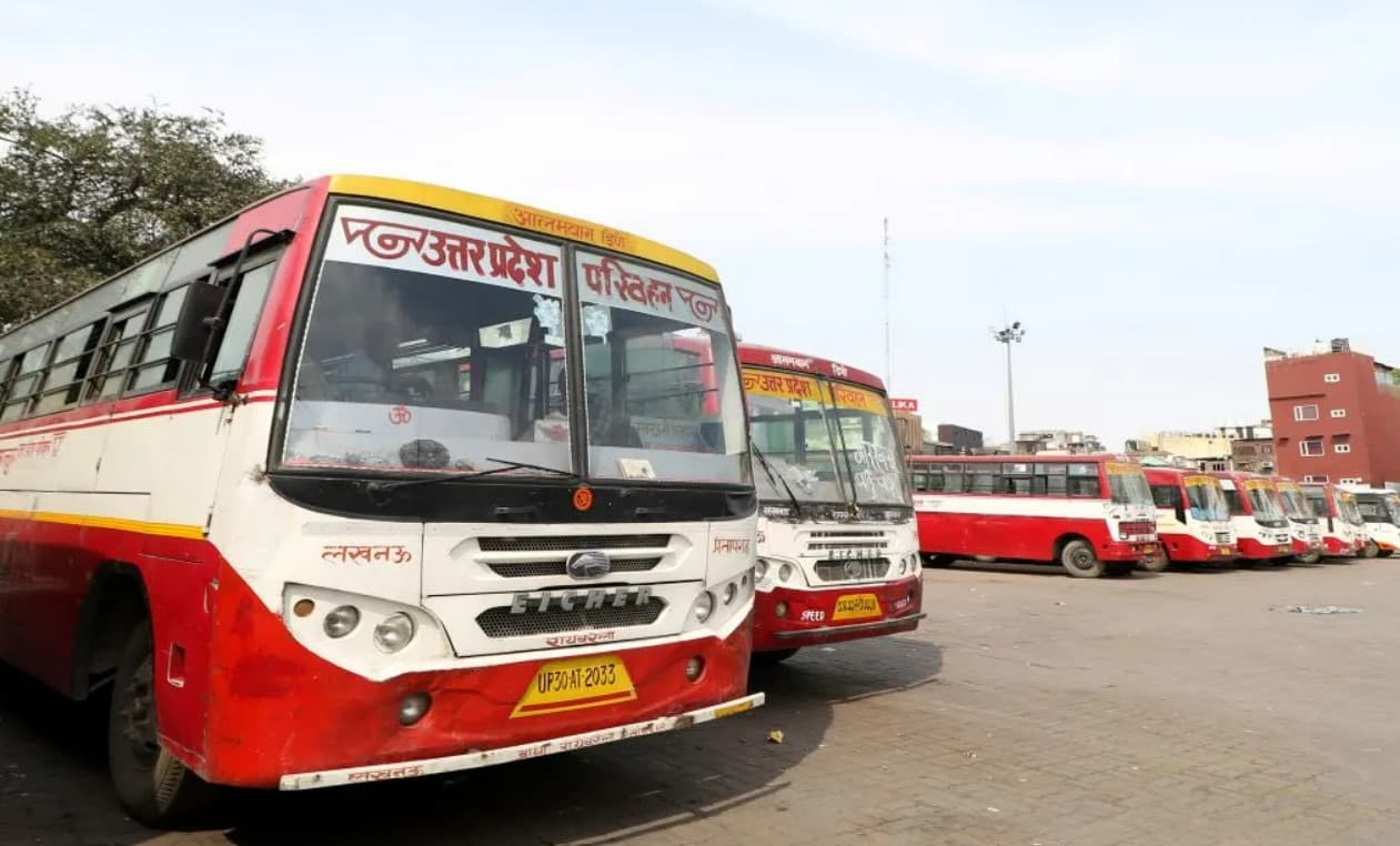 यात्रियों को नमाज पढ़ने देने के लिए नौकरी से निकाले गए बस कंडक्टर मोहित ने की आत्महत्या, अखिलेश ने सरकार घेरी