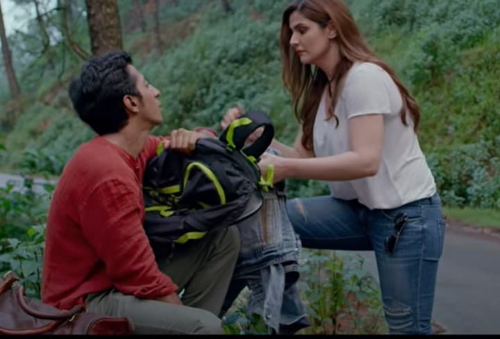 जरीन खान के लेटेस्ट सॉन्ग वीडियो 'मशहूर है तू' ने मचाया धमाल, बार बार देखा जा रहा है ये VIDEO