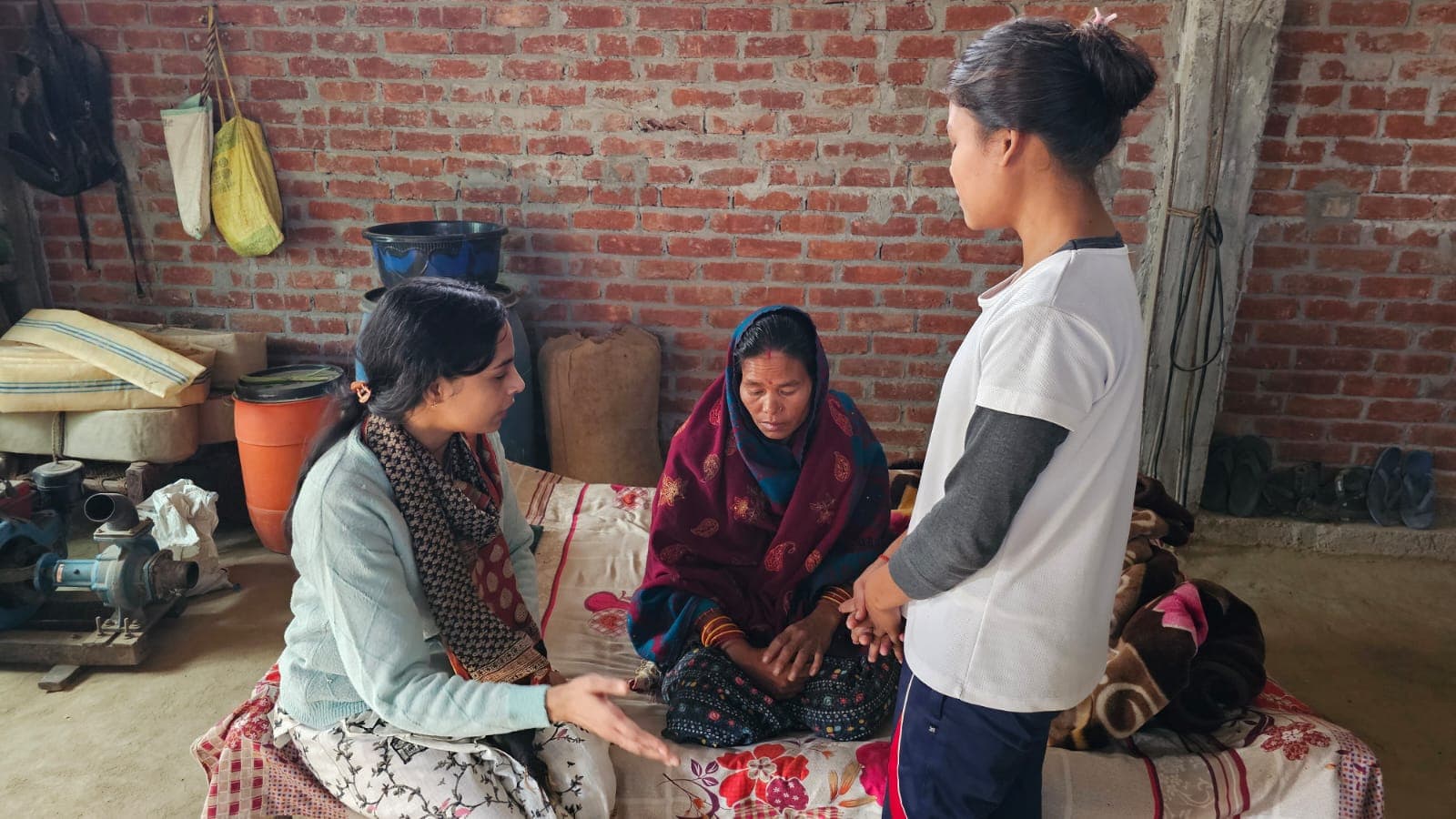 Uttarkashi Tunnel Rescue: श्रावस्ती के मजदूरों को घर लाने की तैयारी, DM परिवार से मिली, मजिस्ट्रेट तैनात