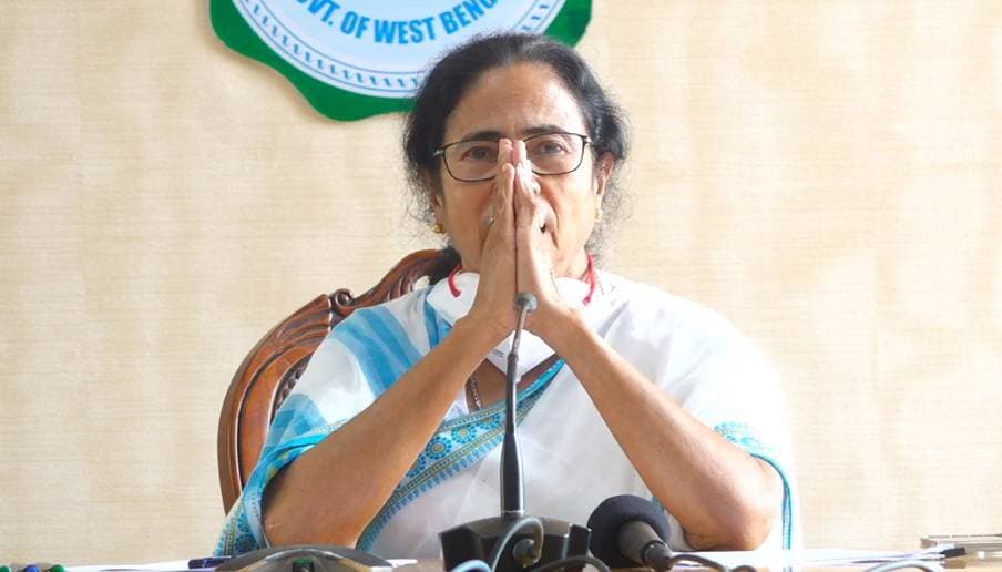 ‘आपके पांव छूने को भी तैयार’, हाथ जोड़कर PM मोदी से ममता की गुहार- मुझे अपमानित ना करें...