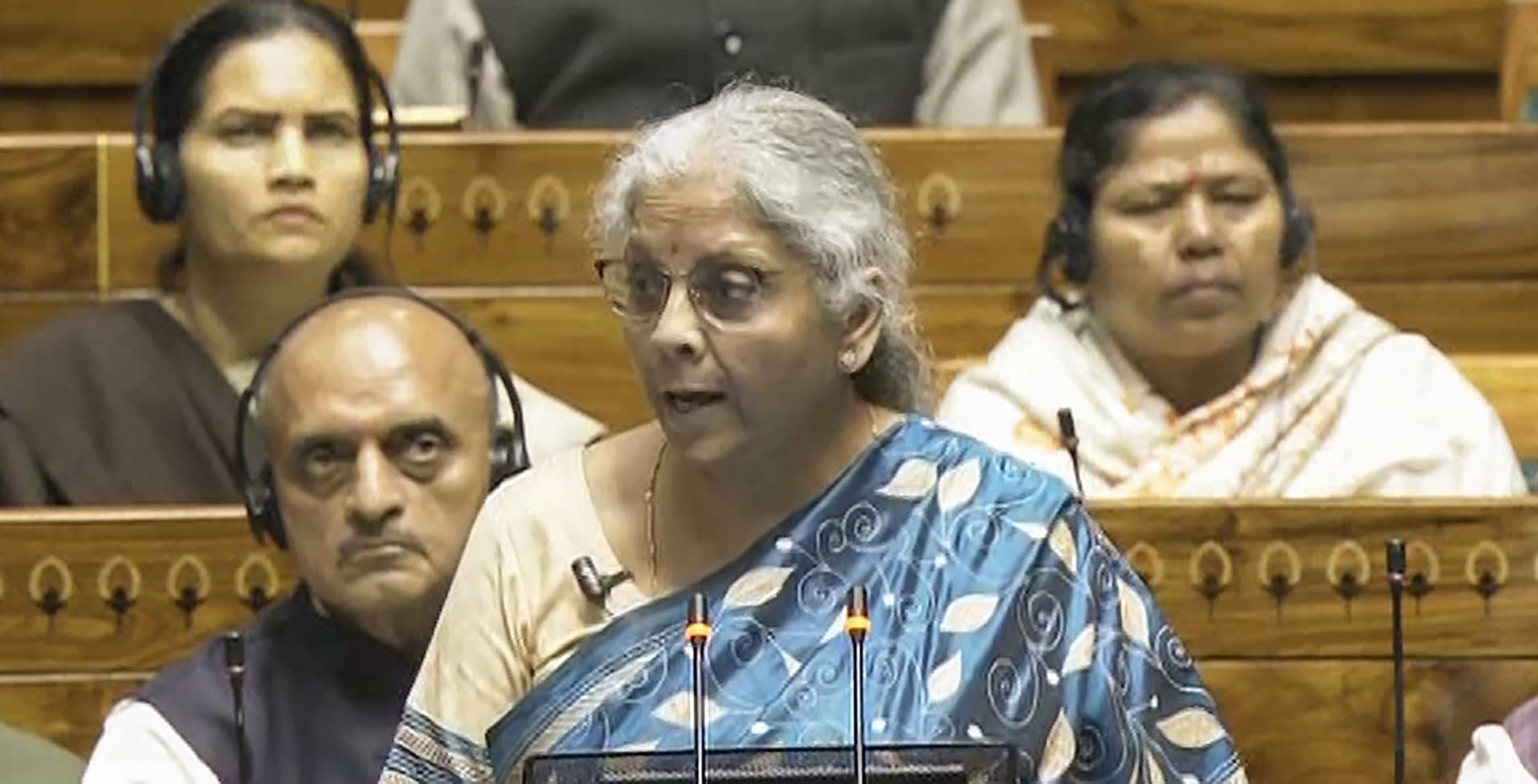 Budget Highlights: तीन रेल कॉरिडोर का ऐलान, 300 यूनिट मुफ्त बिजली, जानें निर्मला सीतारमण की 10 बड़ी घोषणा