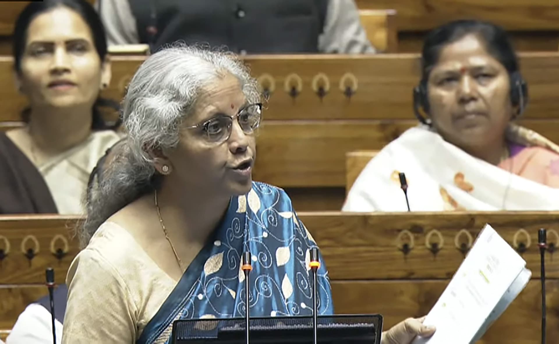 Budget 2024 Updates: पीएम मोदी ने बताया विकसित भारत के लिए समर्पित बजट, विपक्ष ने कहा निराशाजनक