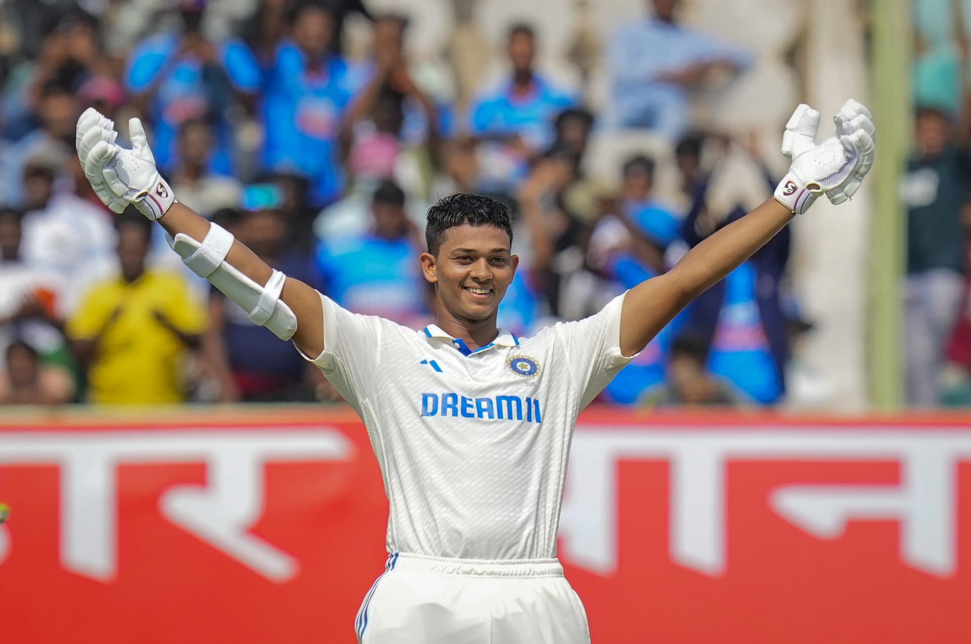 IND vs ENG 2nd Test: यशस्वी जायसवाल ने किया कमाल, दोहरे शतक का मचाया धमाल