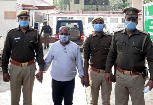 बेटे को डॉक्टर बनाने की चाहत पड़ी भारी, त्रिपुरा से तपन साहा गिरफ्तार, सॉल्वर गैंग से था संपर्क