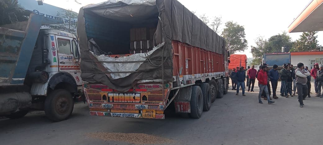 गिरिडीह : बगोदर में ट्रक से 9 लाख रुपये की सरसों तेल चोरी,  राजस्थान से प. बंगाल  जा रहा ट्रक