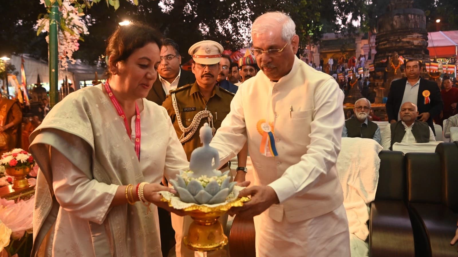 महाबोधि मंदिर में 18वें इंटरनेशनल त्रिपिटक चैंटिंग के उद्घाटन की देखें PHOTOS, 13 देशों के संघराजा हुए शामिल