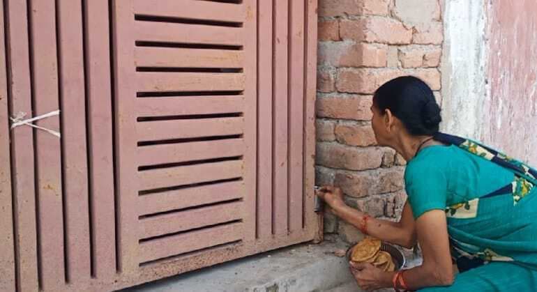 पेंशन आने के पहले आती हैं पत्नी, पति के रुपए लेकर लौट जाती हैं, बेचारे बुजुर्ग पड़ोस के आसरे जिंदा हैं...