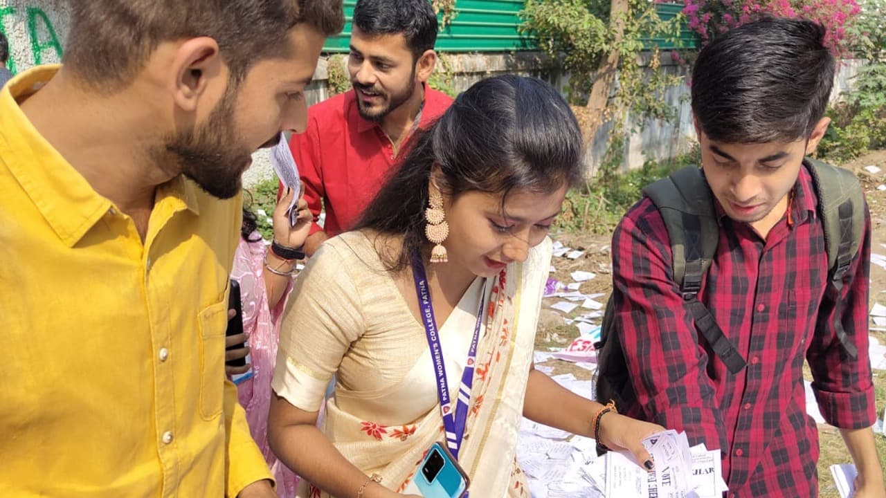 PU Student Union Election: छात्र- छात्राओं की बढ़ी अहमियत, प्रत्याशी उनसे वोट के लिए कर रहे मिन्नतें