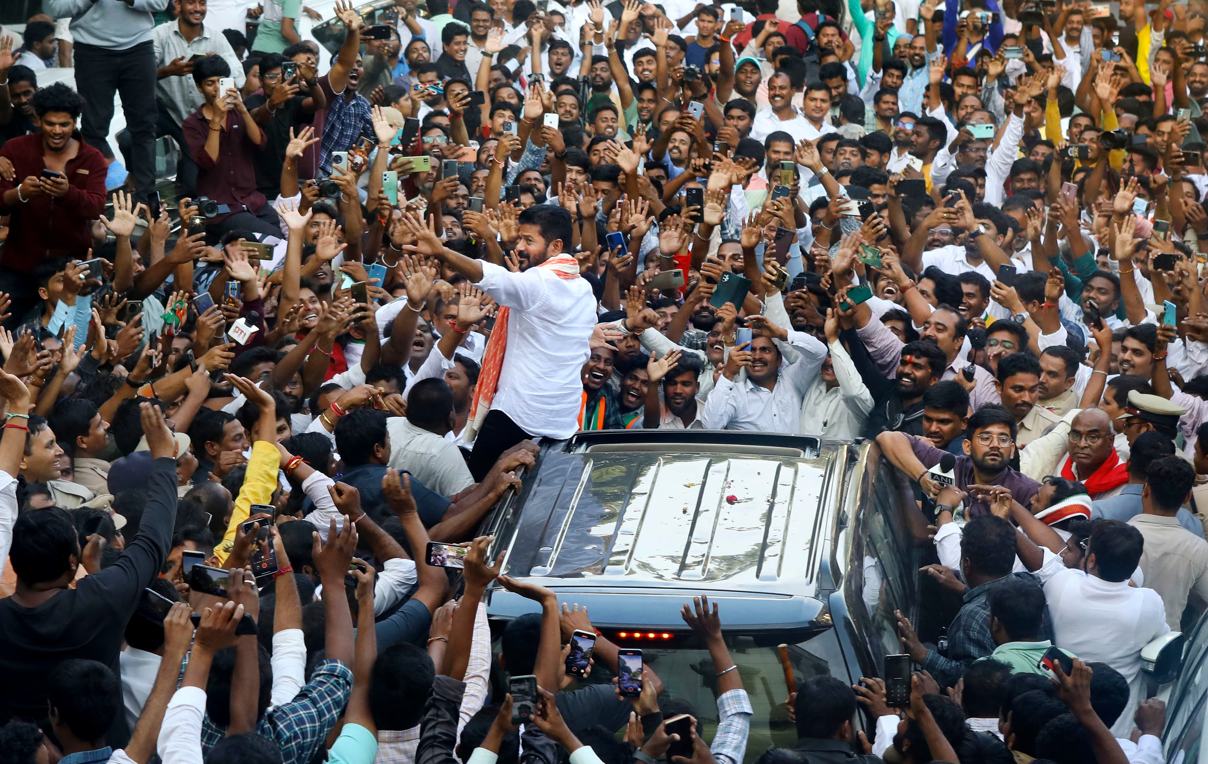 कौन होगा तेलंगाना का सीएम ? रेवंत रेड्डी के अलावा दो और नाम रेस में