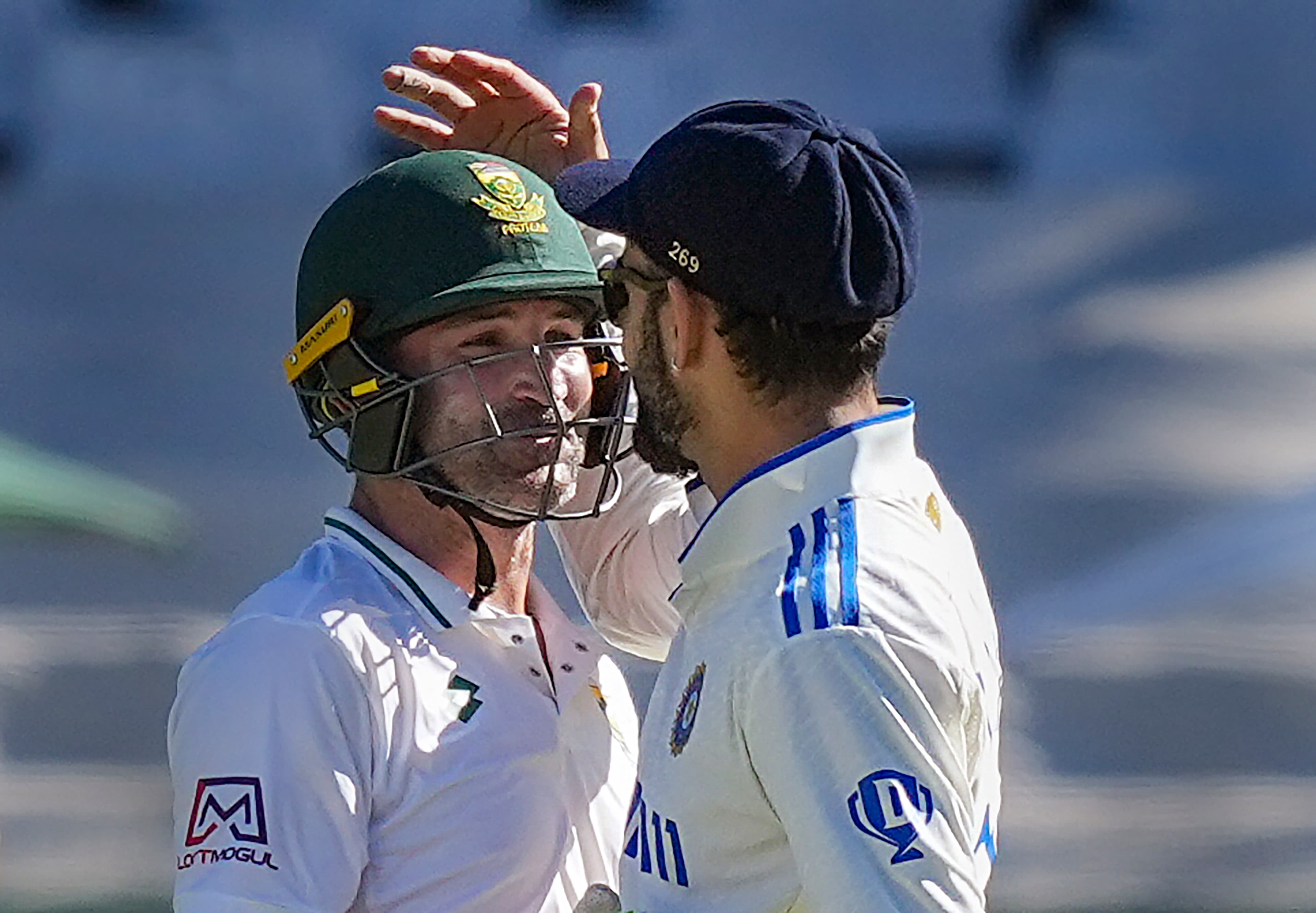 IND vs SA Test: विराट कोहली ने डीन एल्गर को आखिरी टेस्ट में दी शानदार विदाई, वीडियो वायरल