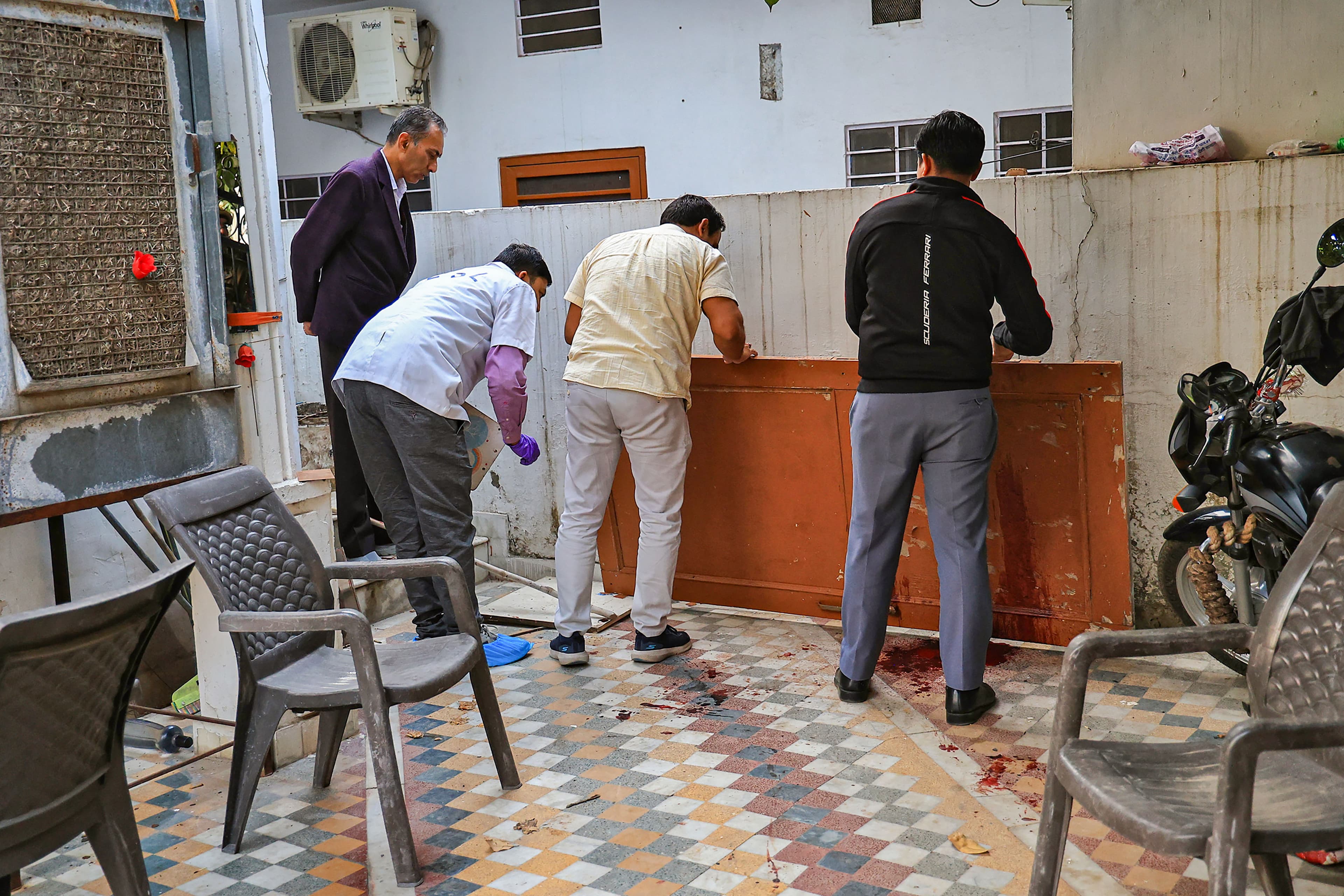 गोगामेड़ी  हत्याकांड: करणी सेना की चेतावनी, 72 घंटों में हत्यारों के खिलाफ कार्रवाई नहीं हुई, तो...