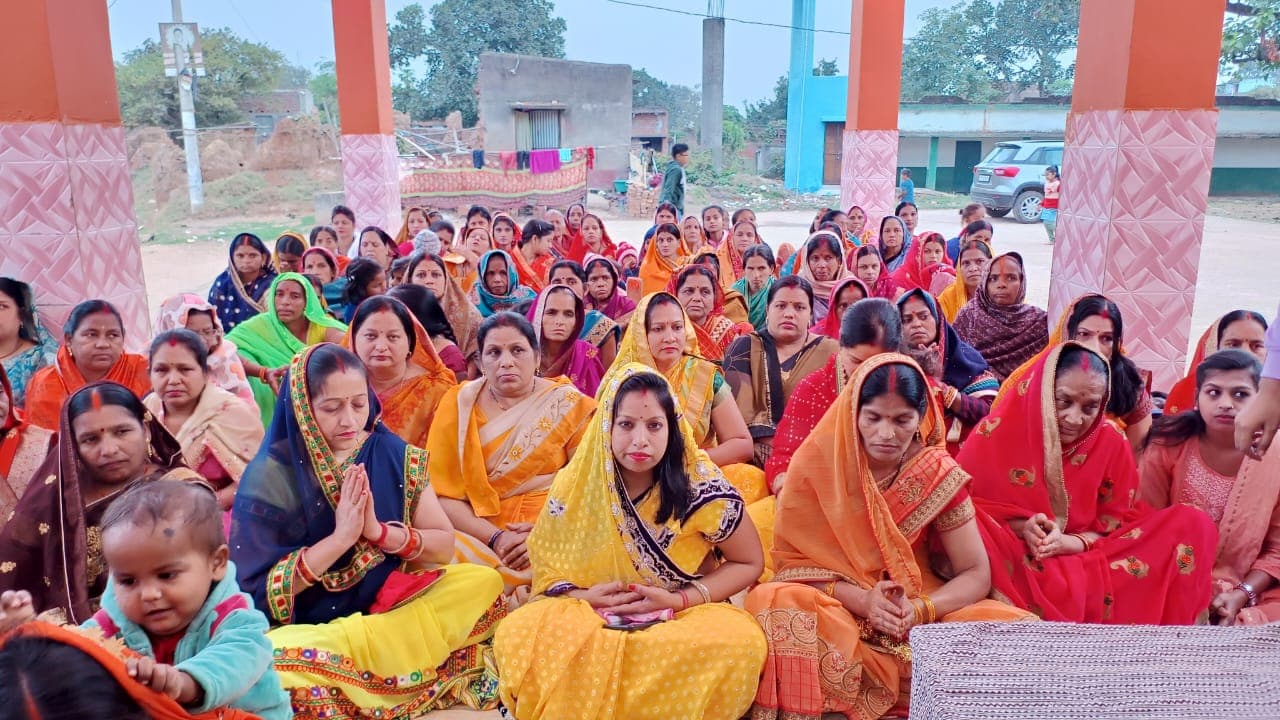 गिरिडीह : गांडेय दुर्गा मंडप में दीप महायज्ञ का आयोजन