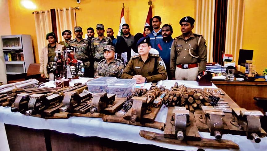 बिहार: नक्सलियों के गढ़ में 8 मिनी गन फैक्ट्री का खुलासा, भारी मात्रा में हथियार और कारतूस बरामद, दो गिरफ्तार