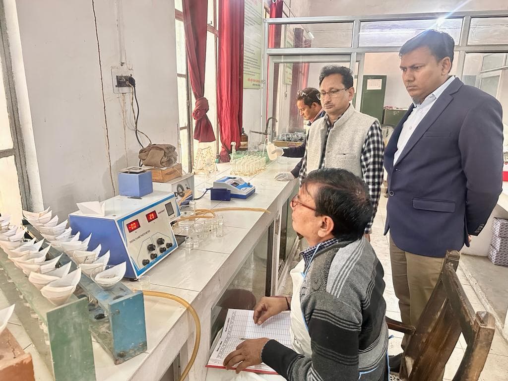 रासायनिक खाद से अलीगढ़ की मिट्टी में पोषक तत्वों की हुई कमी, जीवाश्म कार्बन 0.50 से भी कम पहुंचा