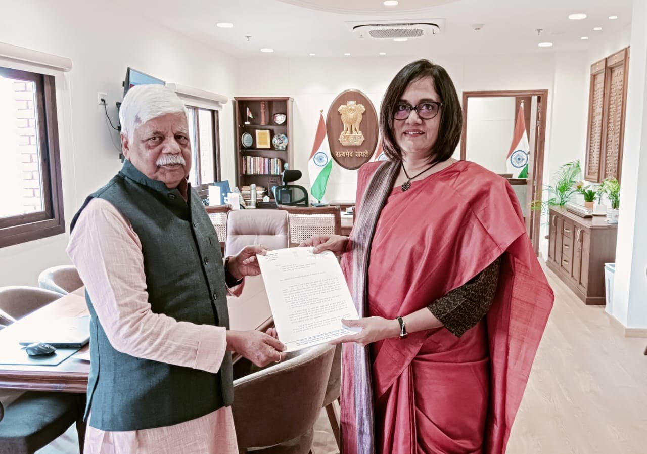 गढ़वा : वंदे भारत ट्रेन को गढ़वा रोड से होकर चलाने की मांग