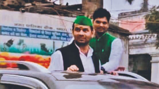 Chapra Mayor By-Election: लालू यादव ने जिस प्रत्याशी का किया विरोध, उसके समर्थन में तेज प्रताप ने किया रोड शो