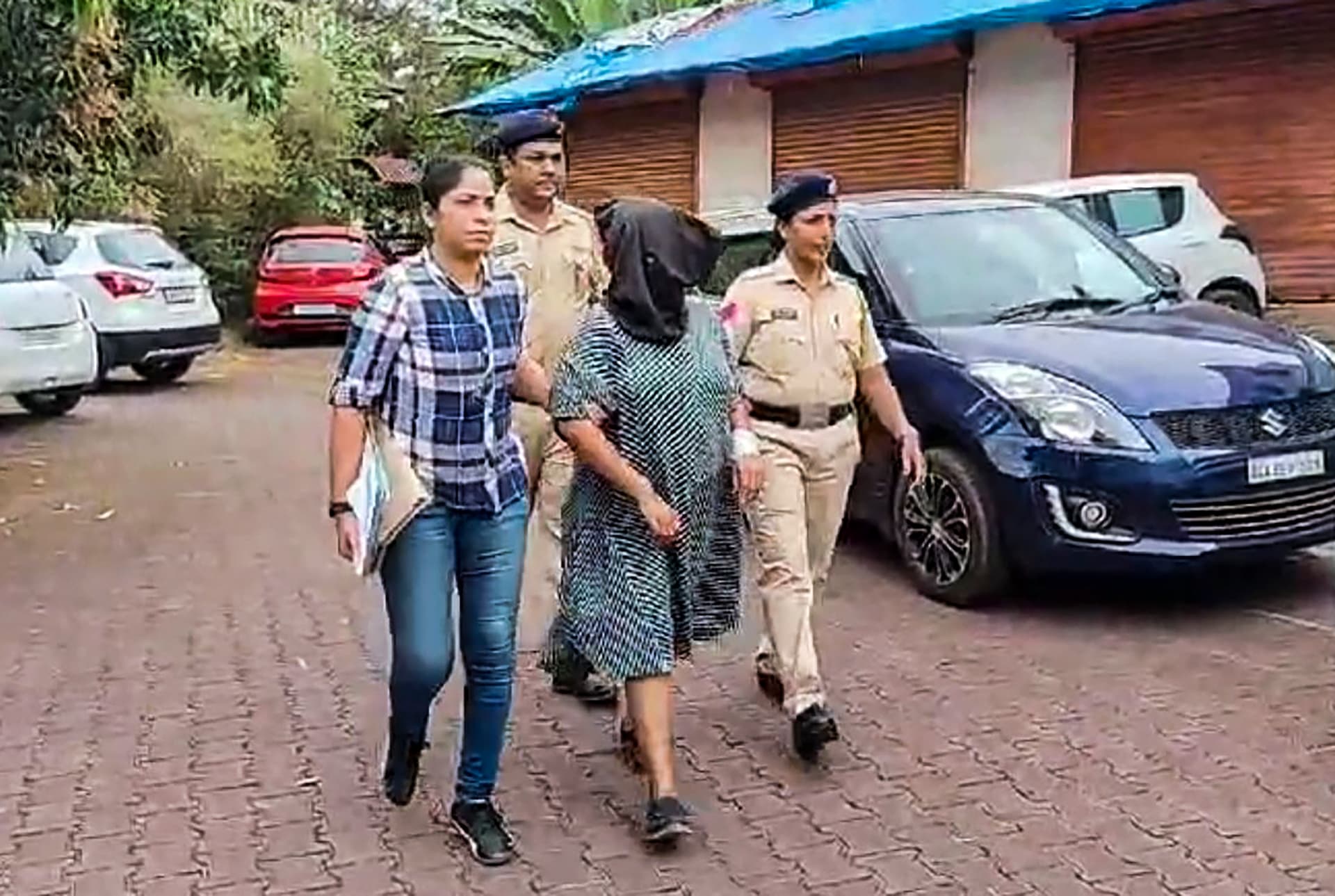 बेटे को मारने का पहले प्लान बना चुकी थी सूचना सेठ? कफ सिरप पिलाकर फिर…