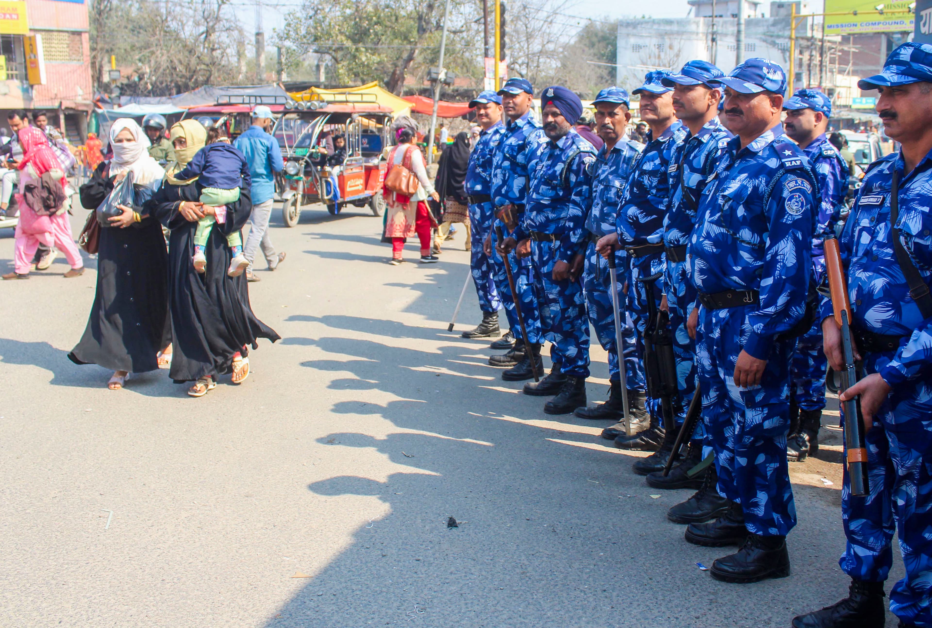 Haldwani Curfew relaxation: हल्द्वानी के बनभूलपुरा में कर्फ्यू में 17 घंटे की ढील