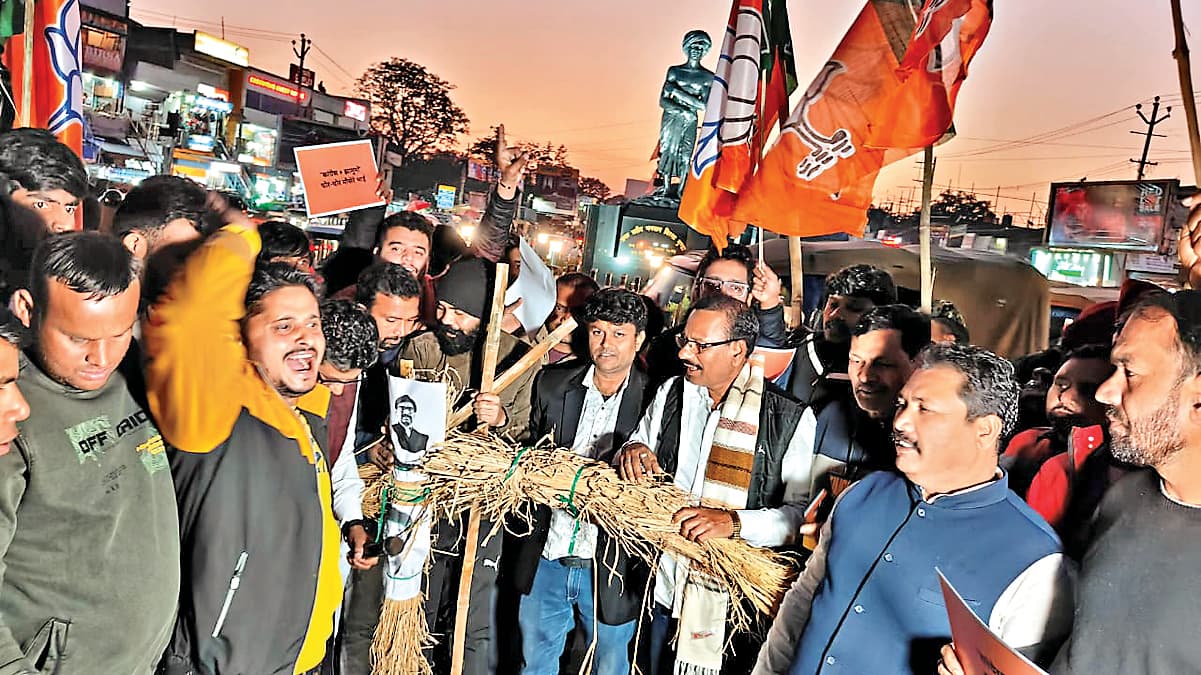 धीरज साहू की गिरफ्तारी की मांग तेज, झारखंड बीजेपी का प्रदर्शन आज, कांग्रेस ने कहा- राजनीतिक रंग न दें