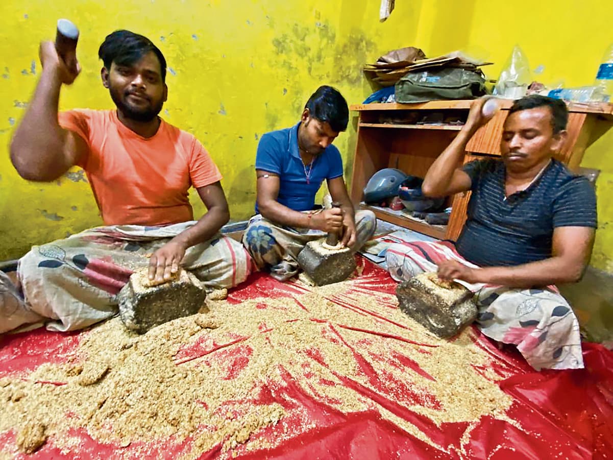 मकर संक्रांति : तिलकुट की खुशबू से सुगंधित होने लगा राउरकेला