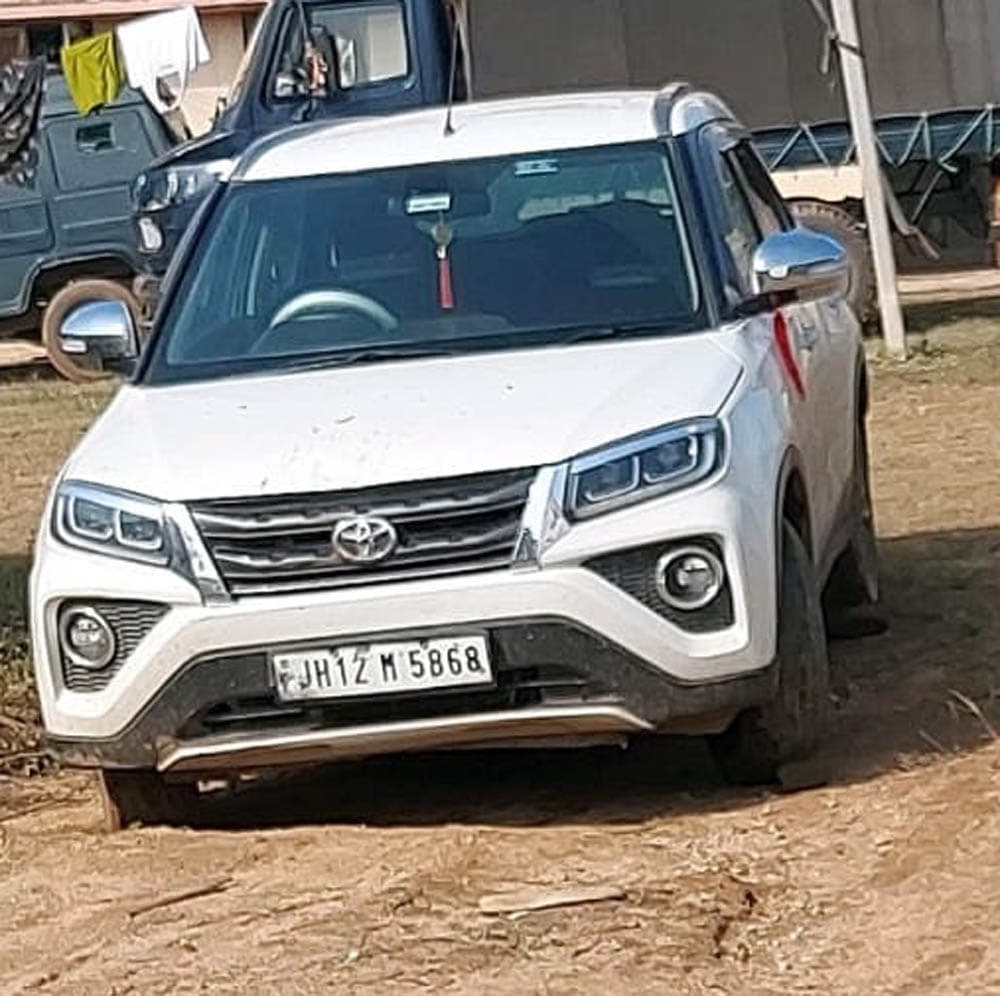 चतरा : दो क्विंटल डोडा के साथ दो वाहन जब्त, तस्कर फरार