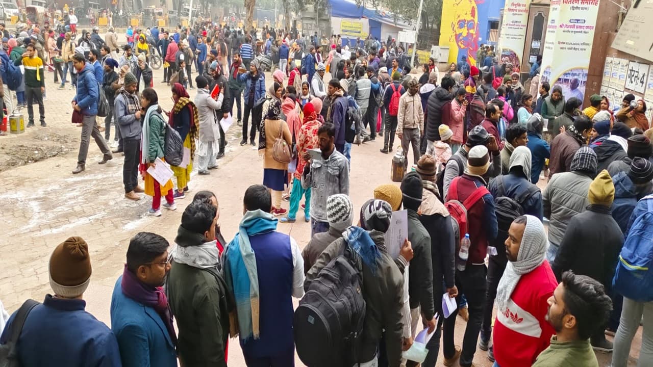 बिहार शिक्षक भर्ती: गांधी मैदान में शिक्षकों को सीएम देंगे नियुक्ति पत्र, टीचरों की एंट्री की देखिए तस्वीरें