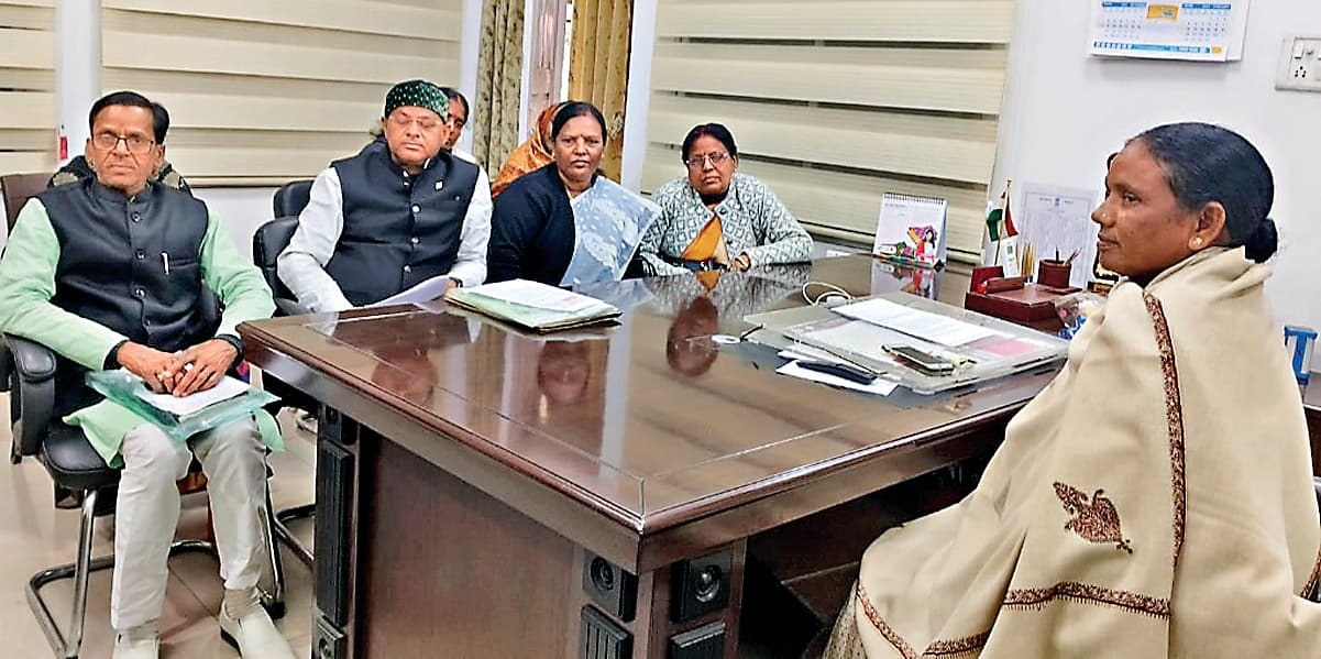 मंत्री के साथ आंगनबाड़ी कर्मियों की वार्ता में पेंशन मामले पर बनी सहमति