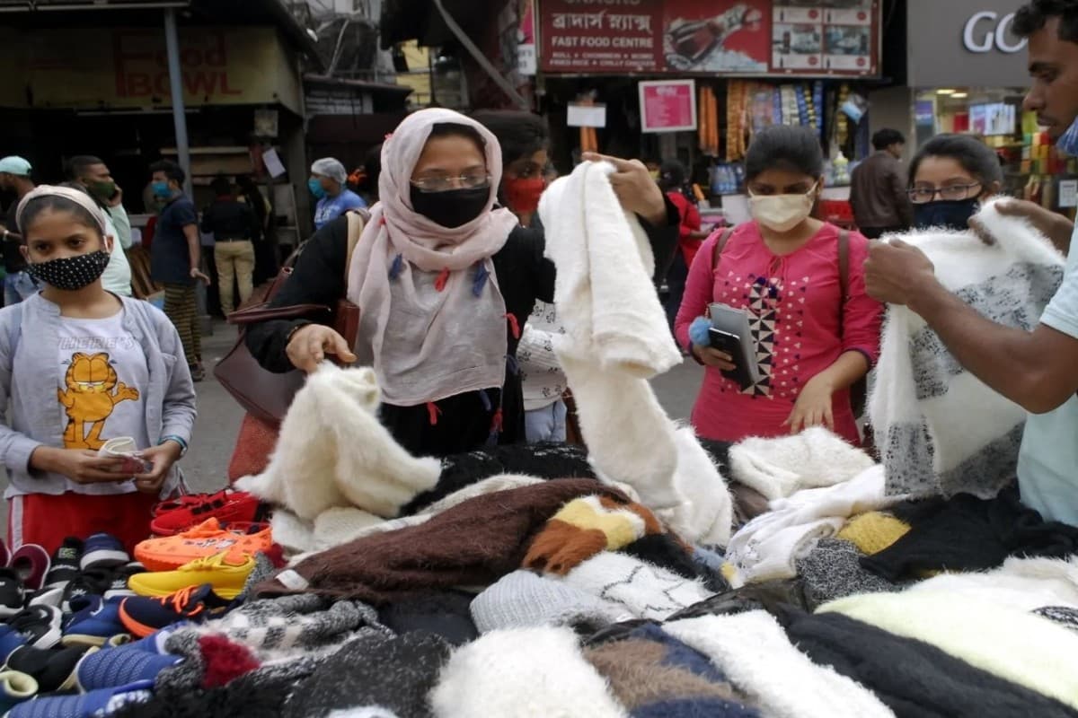 Winter Shopping: दिल्ली के इन 7 फेमस मार्केट्स से करें विंटर शॉपिंग, किफायती दाम में खरीदें ब्रांडेड ऊनी कपड़े