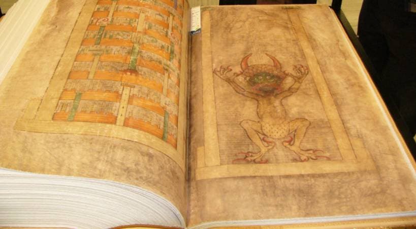 डेविल्स बाइबिल की सच्चाई: क्या 85 किलो वजनी ‘शैतानों की किताब’ लिखने में सिर्फ एक रात का वक्त लगा?