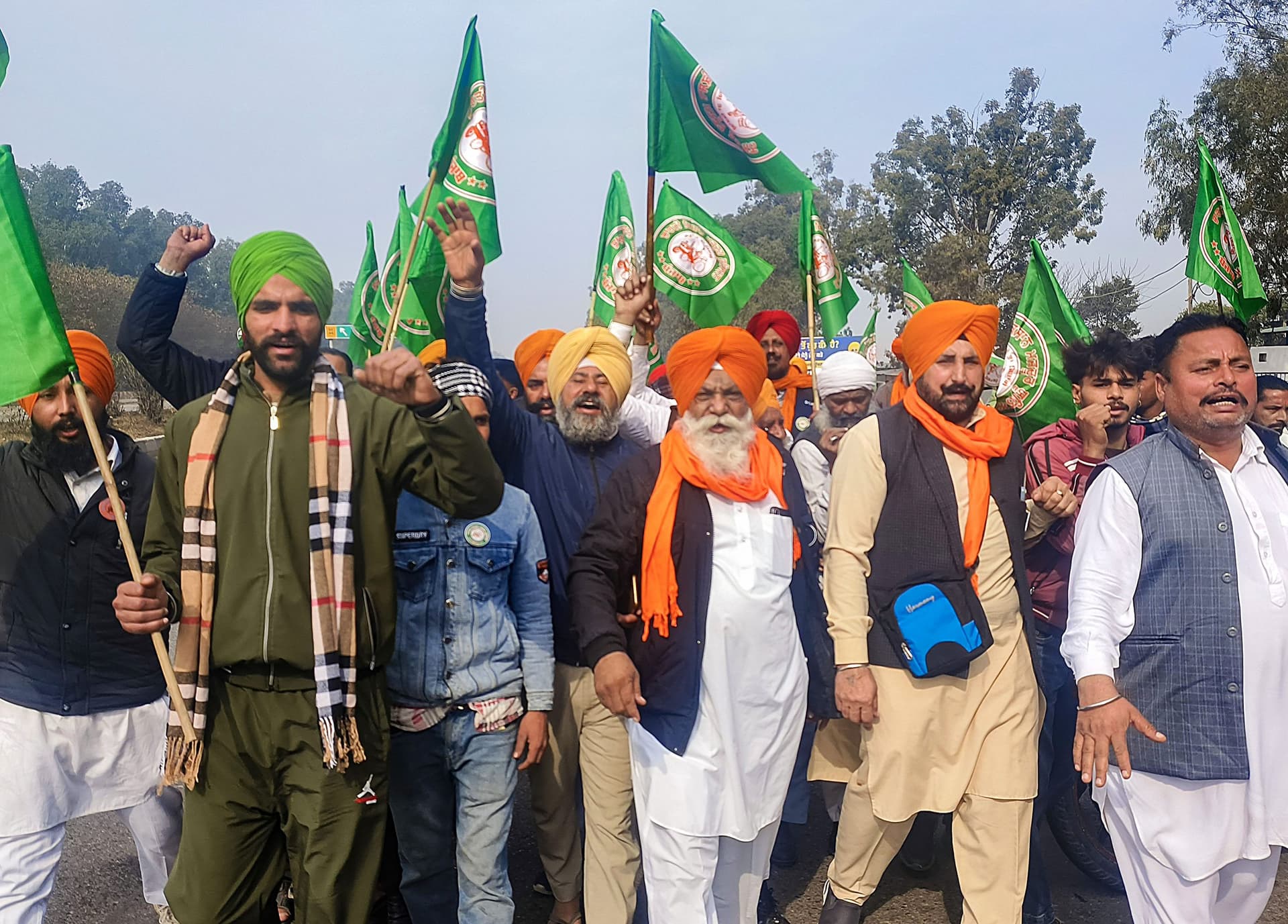 Farmers Protest: किसानों के साथ केंद्रीय मंत्रियों की आज अहम बैठक, आंदोलन के बीच बन सकती है बात..! किसानों को है यह उम्मीद
