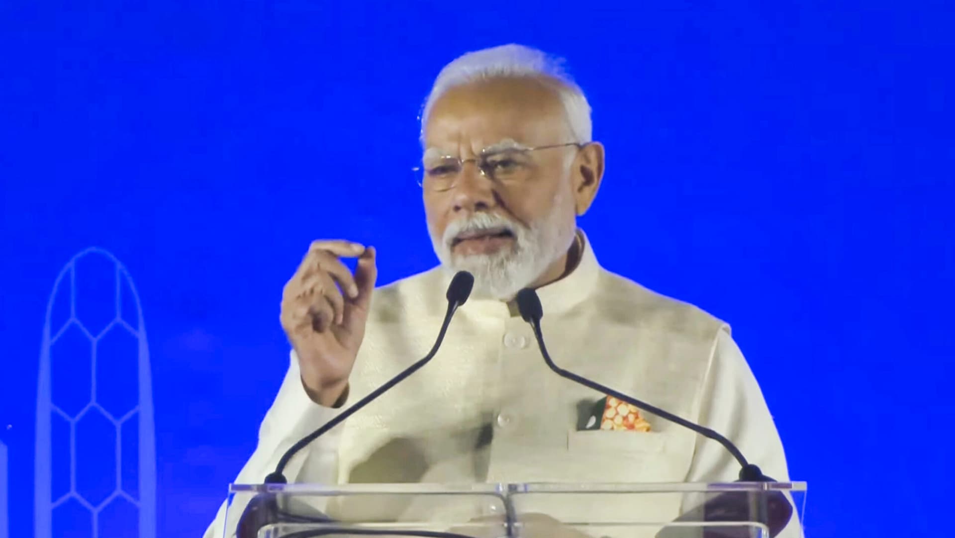UAE में मेगा शो, 'अहलान मोदी' कार्यक्रम में बोले पीएम मोदी- भारत-यूएई दोस्ती जिंदाबाद