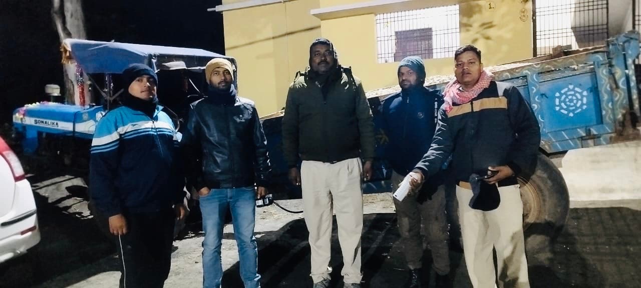 गिरिडीह : माइका लदा एक ट्रैक्टर जब्त, जांच में जुटे वन विभाग के अधिकारी