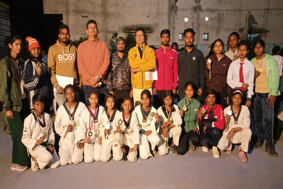राज्य स्तरीय महिला ताइक्वांडो प्रतियोगिता में हजारीबाग की खिलाड़ियों ने जीते 20 पदक
