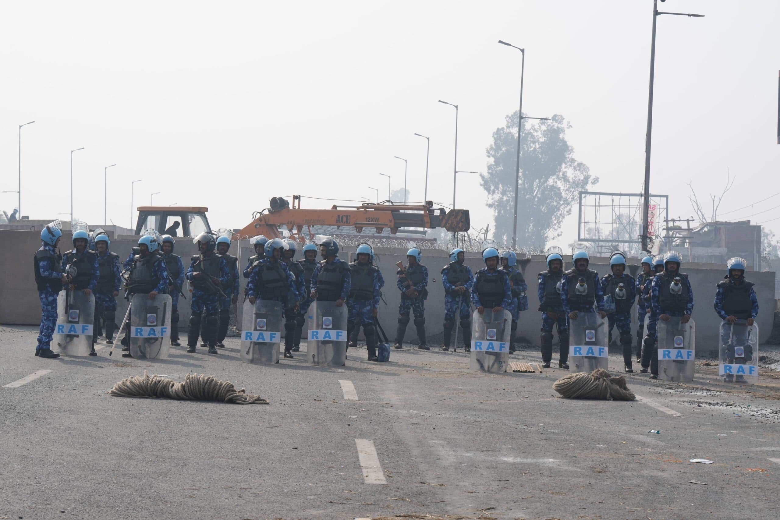 Farmer Protest 2.0: लाठीचार्ज के खिलाफ एक्शन में किसान संगठन, पंजाब में कल 12 बजे से रेलवे ट्रैक करेंगे जाम