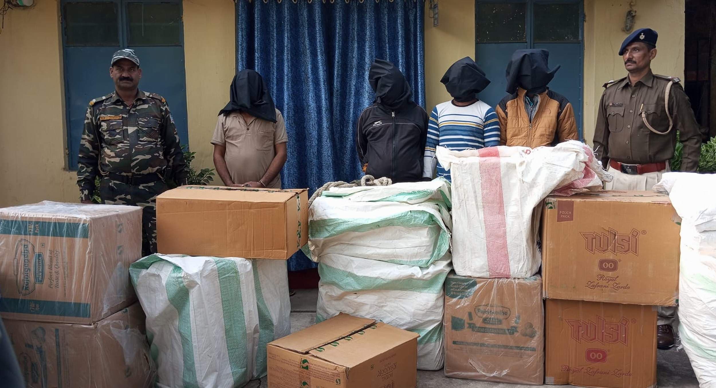 बोकारो : चोरी का सामान बरामद, चार गिरफ्तार