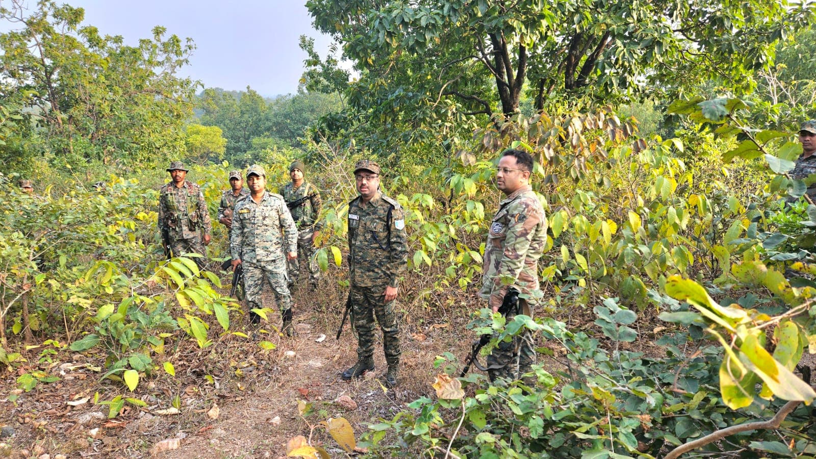 गिरिडीह : एसपी के नेतृत्व में नक्सलियों के खिलाफ चली एलआरपी, झारखंड-बिहार की सीमा पर चला अभियान