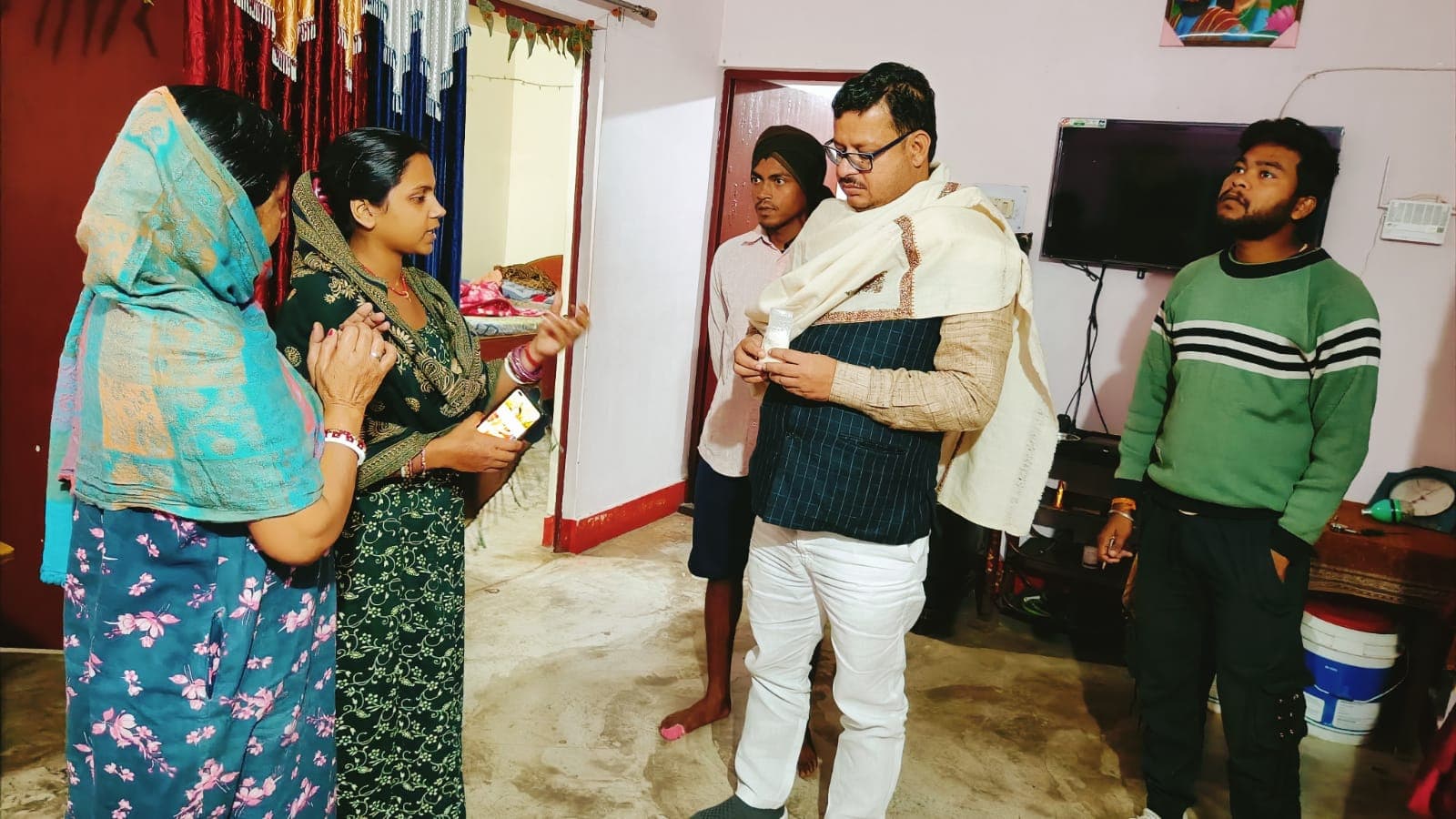 जमशेदपुर : मायके आयी भागलपुर की महिला से 10 लाख के जेवर की ठगी, सीसीटीवी में दिखे बदमाश