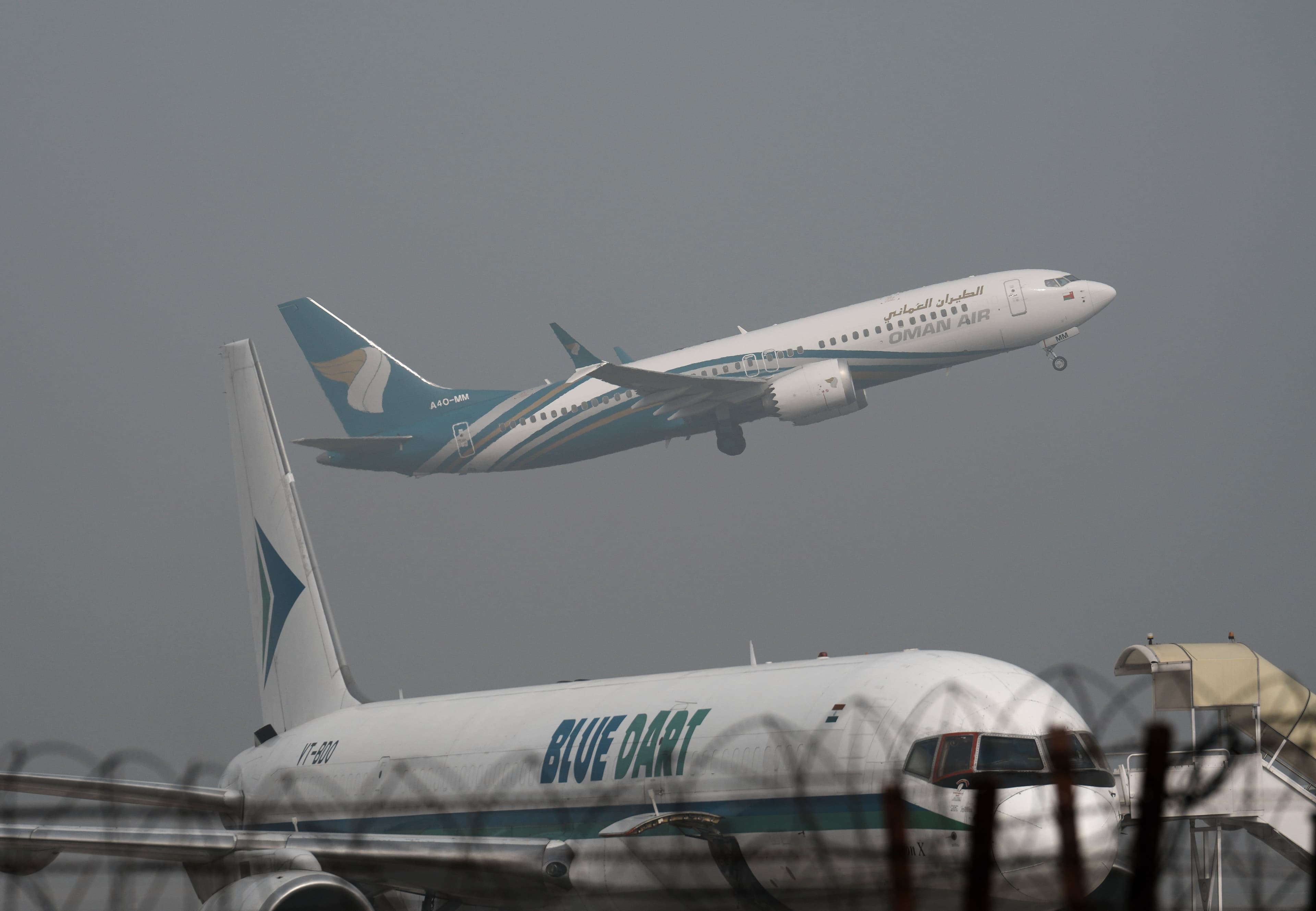 Fog in Delhi: कोहरे के कारण फ्लाइट में हो रही है देरी, घर से निकलने के पहले ऐसे चेक करें विमान की स्थिति