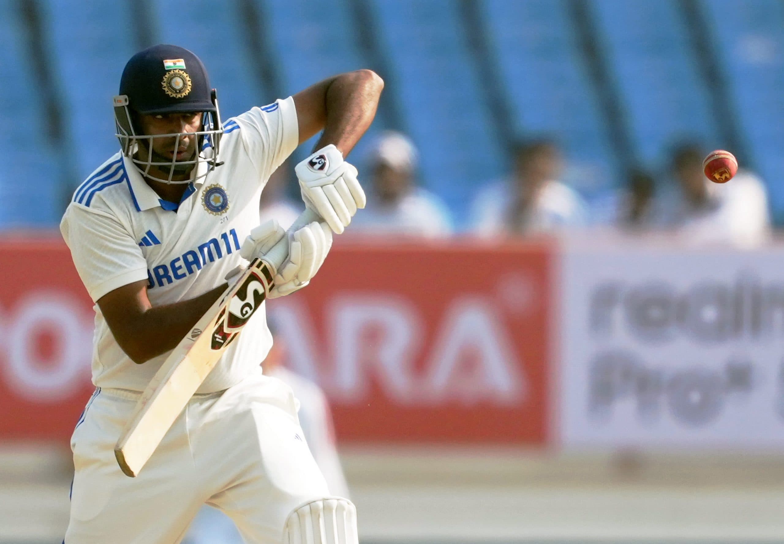 IND vs ENG: भारत पर लगा 5 रनों का जुर्माना, रवींद्र जडेजा और अश्विन की गलती से हुआ ऐसा