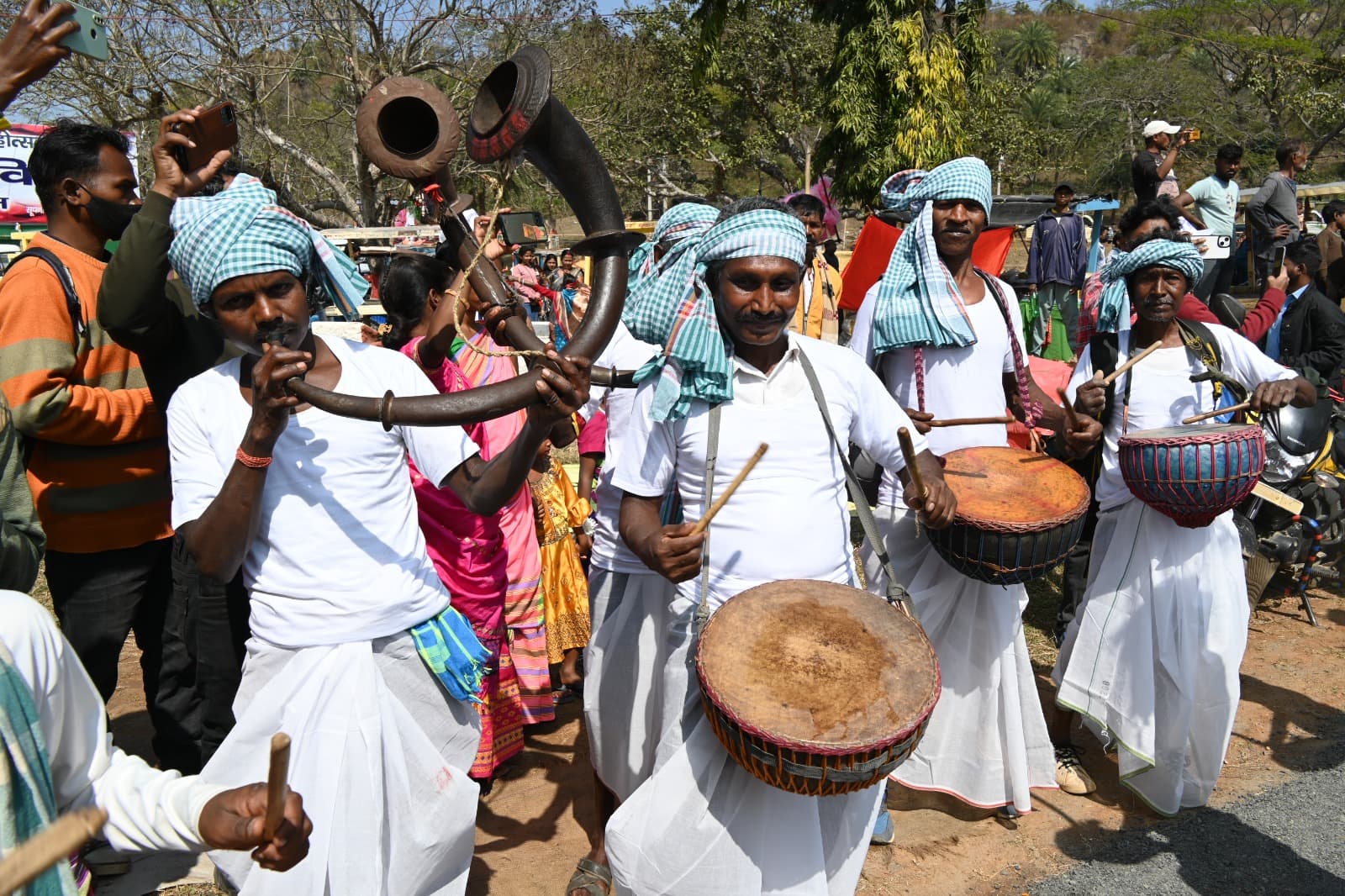 Dumka News: मयुराक्षी नदी के तट पर शुरू हुआ जनजातीय हिजला मेला महोत्सव